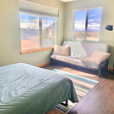 Crestone Cozy Remote Retreat • Mountain Views • Stargazingヴィラ エクステリア 写真
